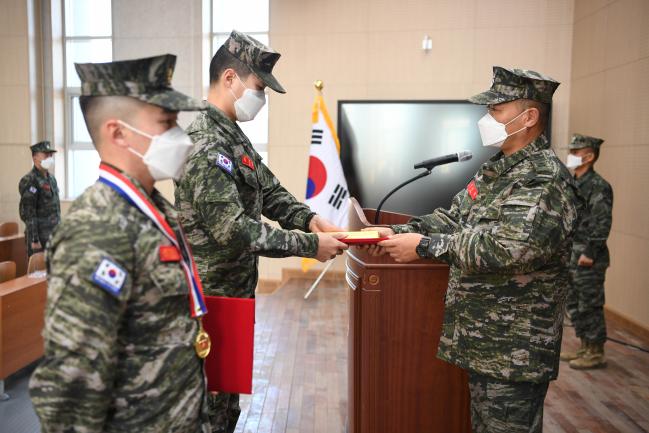 햅여대 교육훈련단 보병중급반 79기 수료.jpg