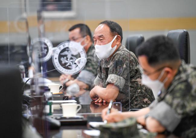 부석종 해군참모총장, 해병대사령부 방문.jpg