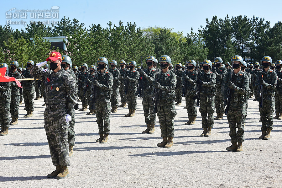 신병1279기빨간명찰수여식_9507.jpg