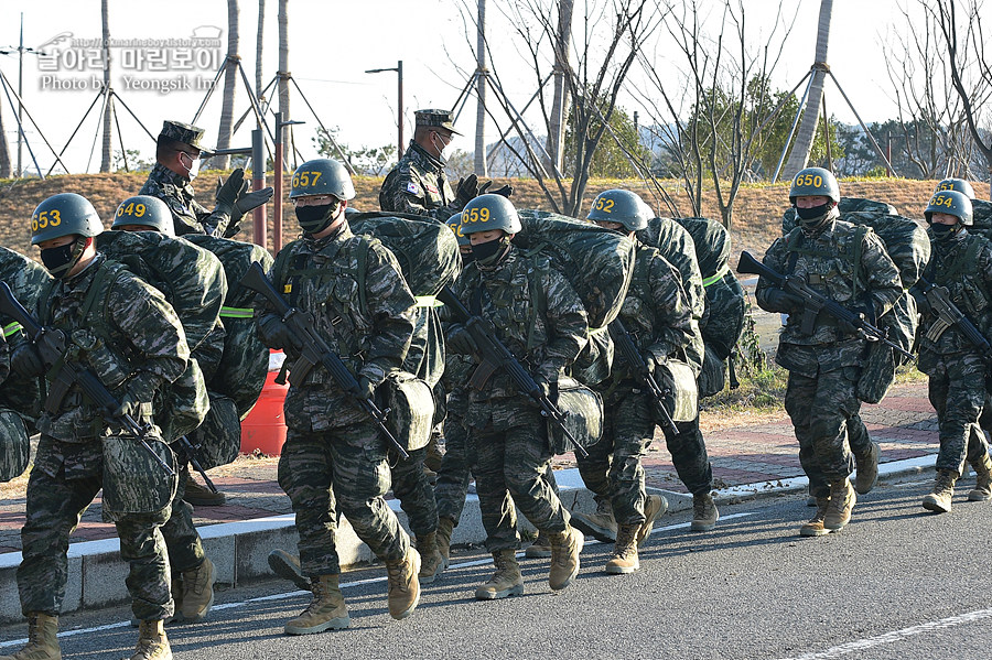 신병 1275기 빨간명찰수여식_0300_7.jpg