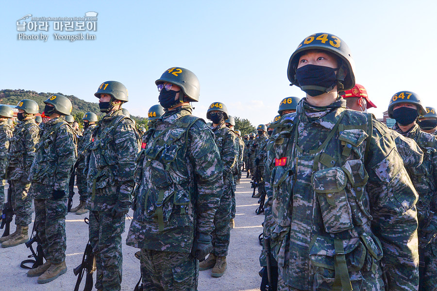 신병 1275기 빨간명찰수여식_0413.jpg