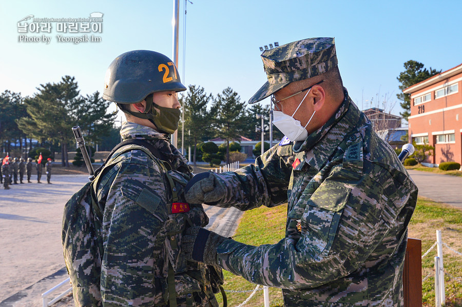 신병 1275기 빨간명찰수여식_0382.jpg