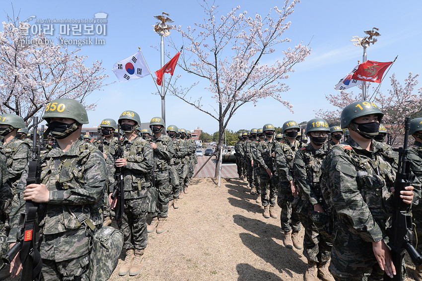 신병 1267기 1교육대 빨간명찰수여식_1055.jpg