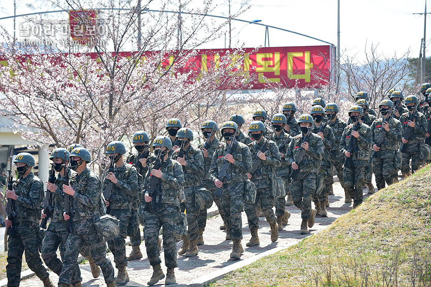 신병 1267기 1교육대 빨간명찰수여식_8706.jpg