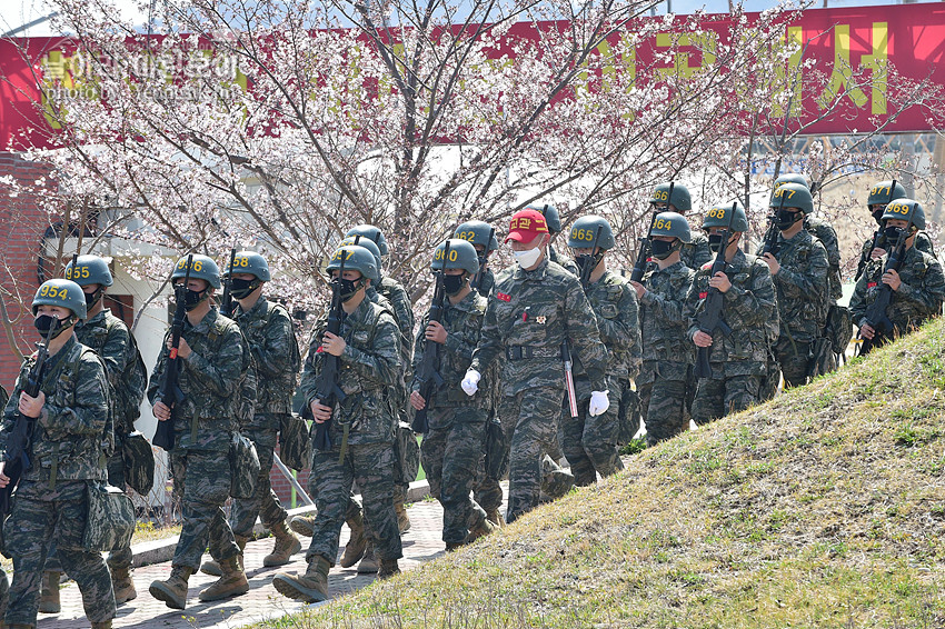 신병 1267기 1교육대 빨간명찰수여식_8694.jpg