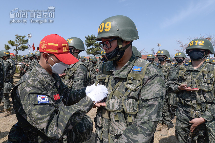 신병 1267기 2교육대 빨간명찰수여식_0955.jpg