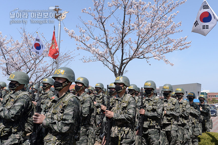 신병 1267기 1교육대 빨간명찰수여식_1053.jpg