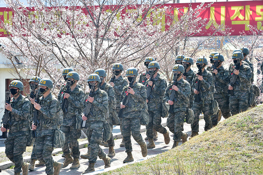 신병 1267기 1교육대 빨간명찰수여식_8698.jpg