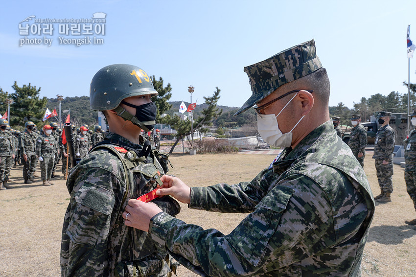 신병 1267기 1교육대 빨간명찰수여식_1059.jpg