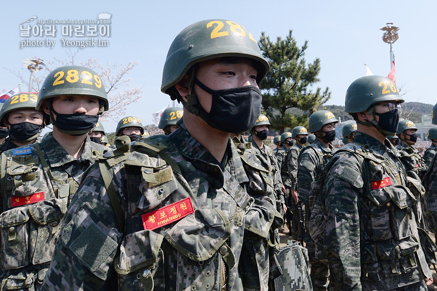 신병 1267기 2교육대 빨간명찰수여식_1012.jpg