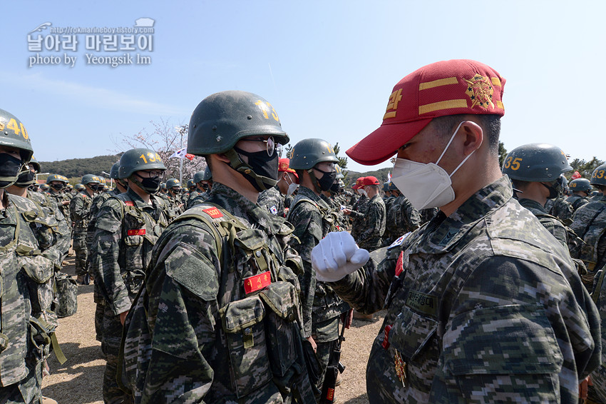 신병 1267기 1교육대 빨간명찰수여식_1095.jpg