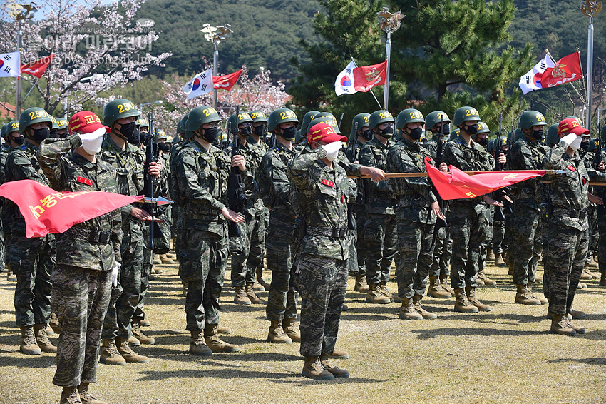 신병 1267기 2교육대 빨간명찰수여식_0904.jpg