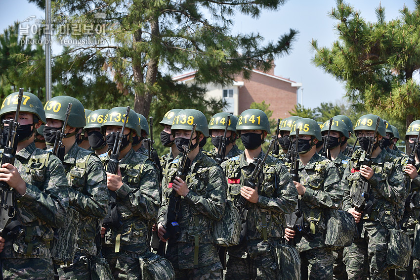 신병 1267기 2교육대 빨간명찰수여식_8632.jpg