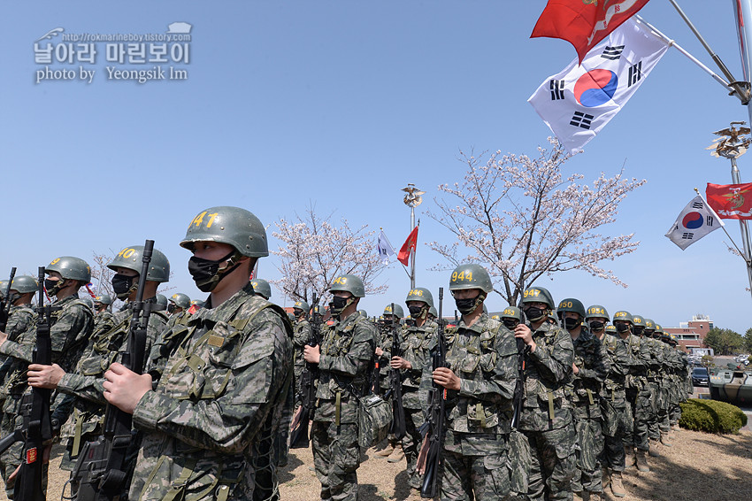 신병 1267기 1교육대 빨간명찰수여식_1051.jpg