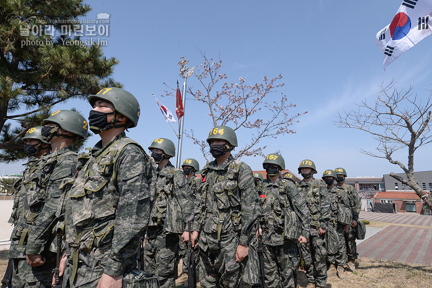 신병 1267기 2교육대 빨간명찰수여식_0991.jpg