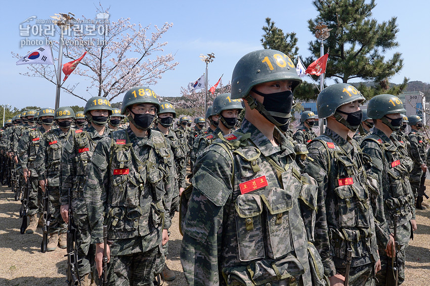 신병 1267기 1교육대 빨간명찰수여식_1109.jpg