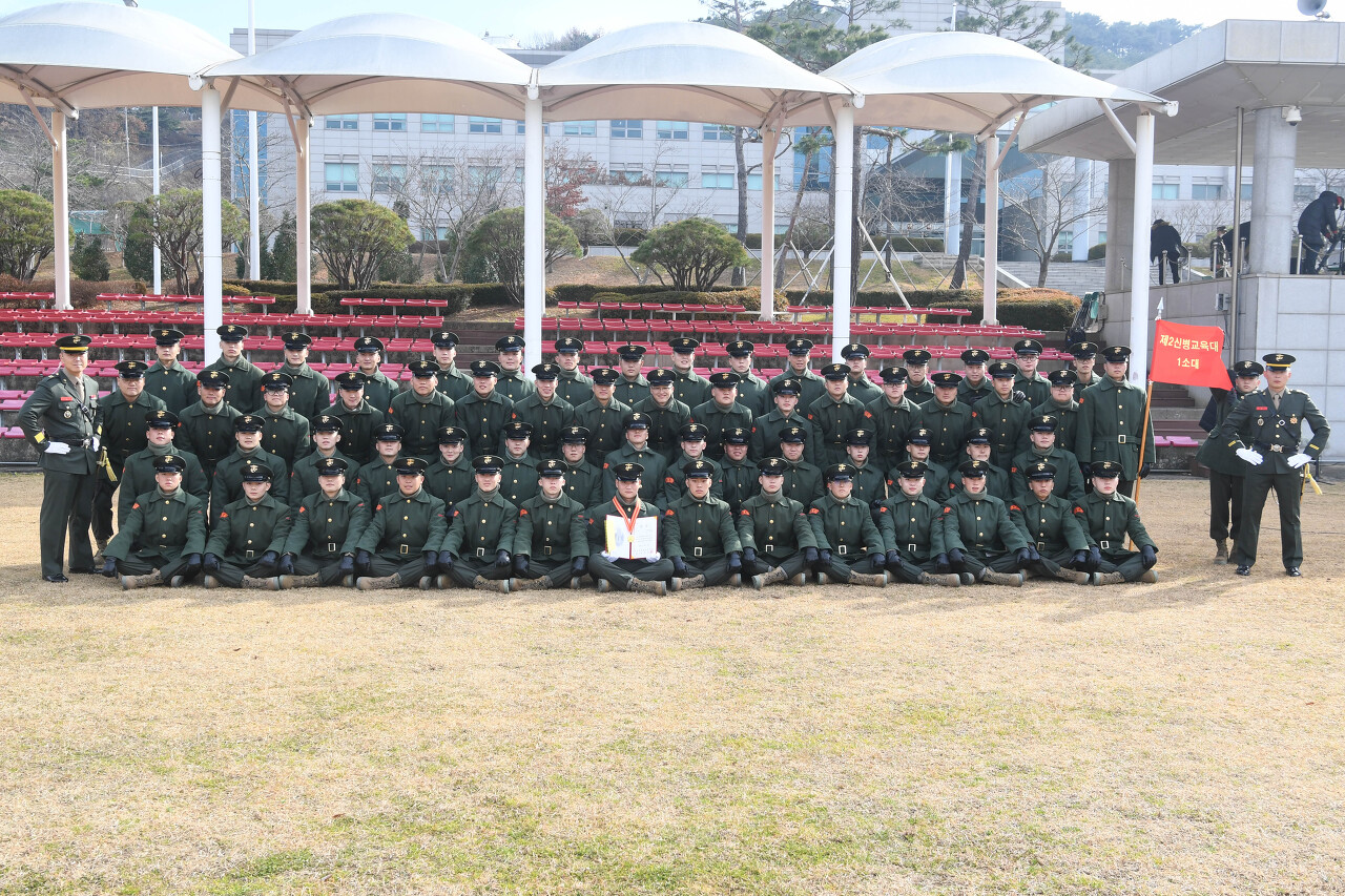 해병 1275기 2교육대 수료 기념 단체사진 1.jpg