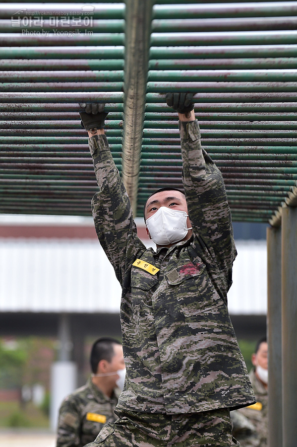 신병 1281기 1교육대 3주차 목봉장애물_4207.jpg