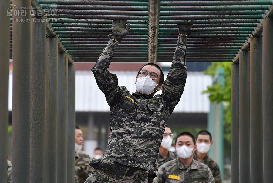 신병 1281기 1교육대 3주차 목봉장애물_4204.jpg