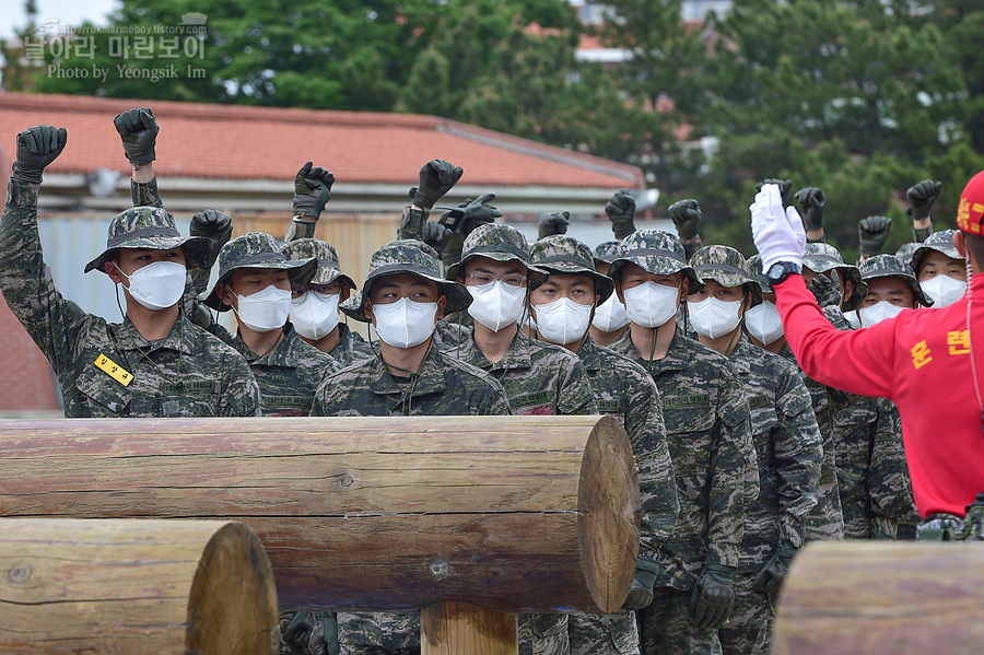 신병 1281기 1교육대 3주차 목봉장애물_4068.jpg