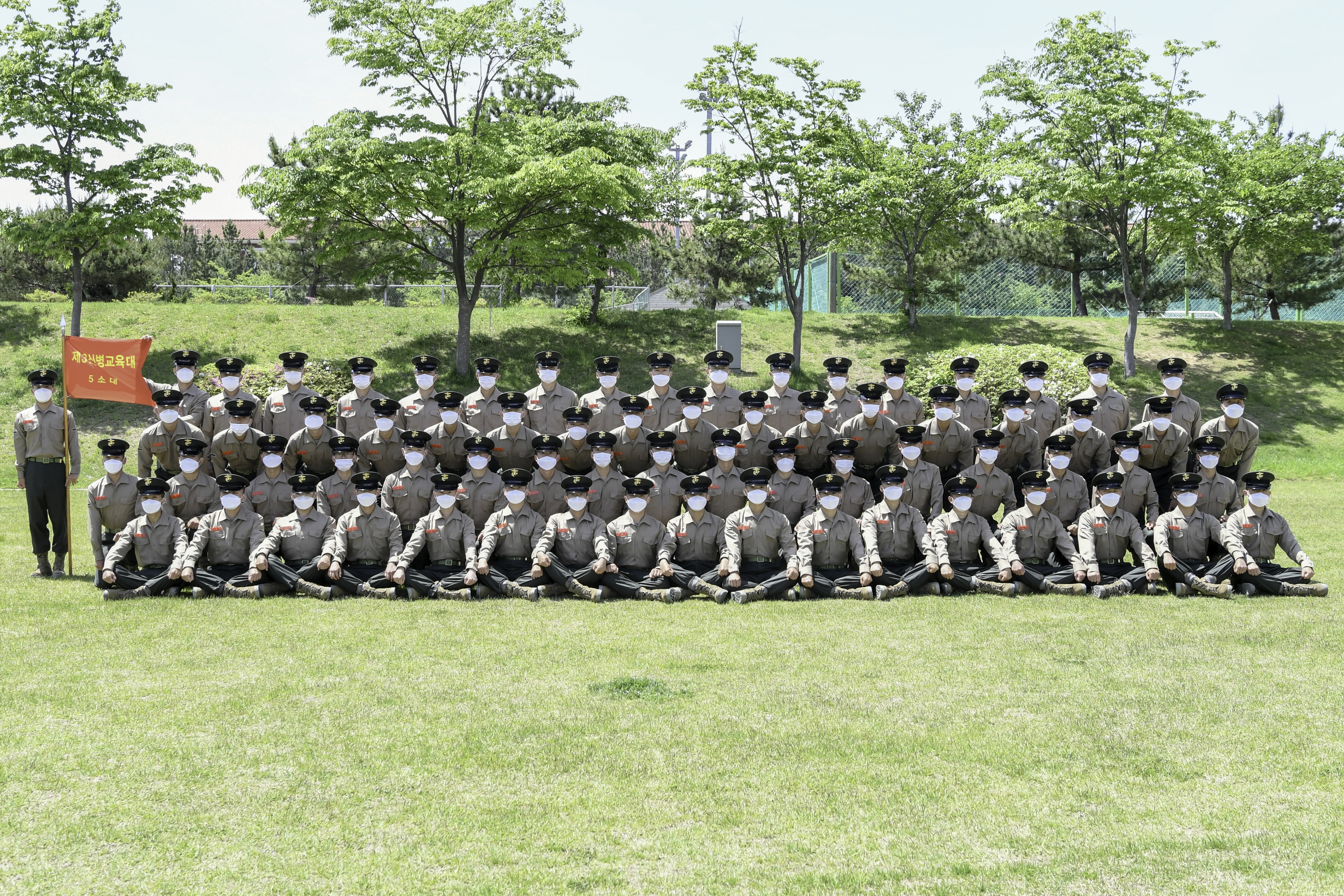 신병1268기 3교육대 수료 기념 단체사진 4.jpg