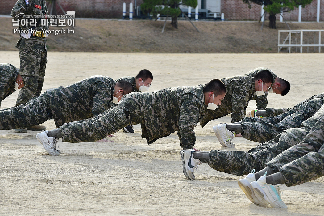 해병대 신병 1264기 5교육대 1주차_5520_2.jpg