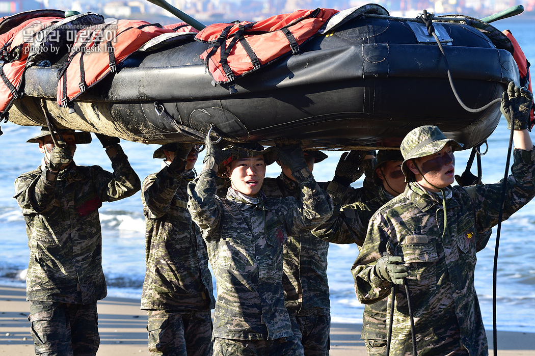 해병대 신병 1263기 1교육대 해상돌격훈련_8537.jpg