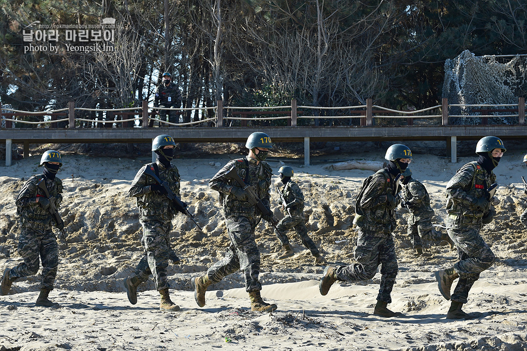 해병대 신병 1263기 6주차 상륙돌격장갑차_8085.jpg