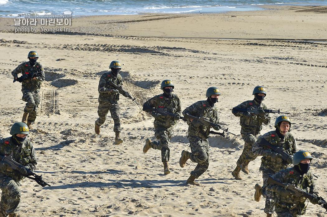 해병대 신병 1263기 6주차 상륙돌격장갑차_8166.jpg