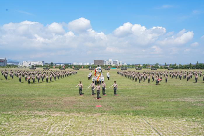 해병대교육훈련단, 신병 1330기 수료식 거행.jpg
